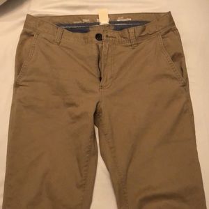 Men’s pants tan color great condition